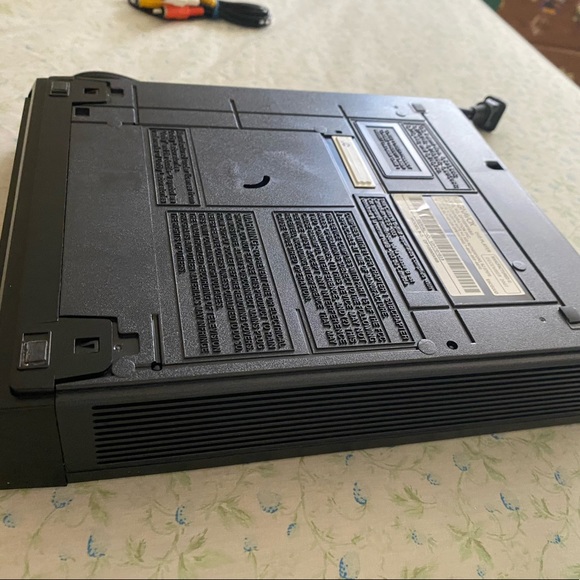 Magnavox DVD Player DP100MW8B - Picture 6 of 13